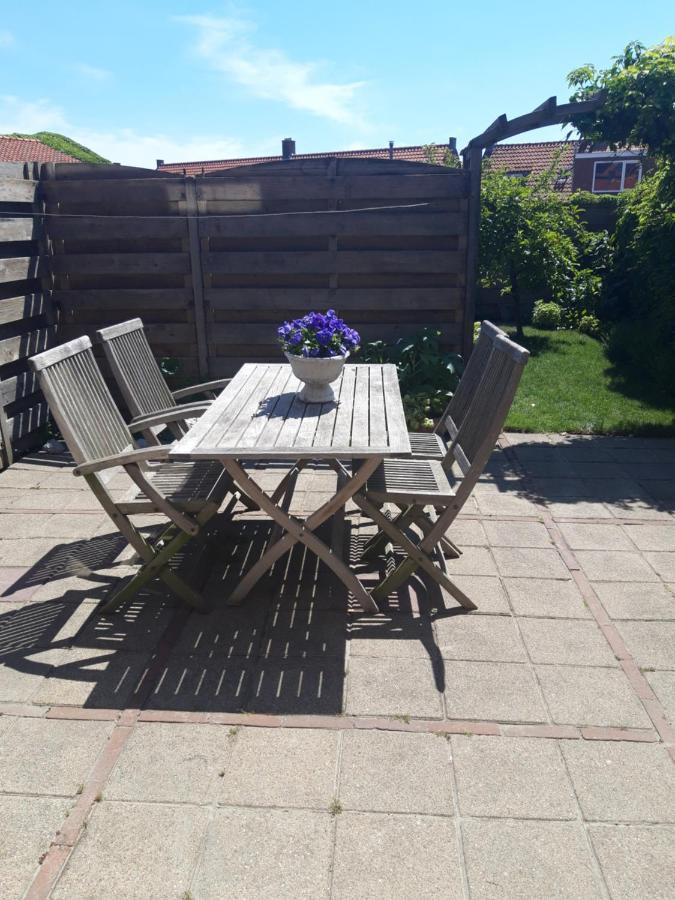 Vakantiewoning 100M Van Het Strand Met 1 Slaapkamer Westkapelle Eksteriør bilde